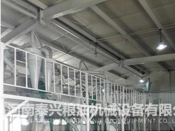 新疆奇臺(tái)縣6組石磨面粉機(jī)安裝案例